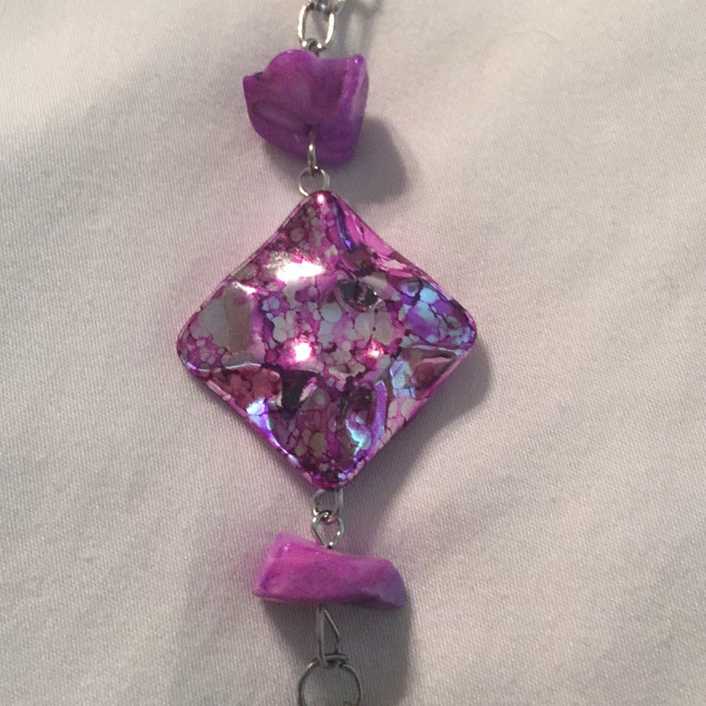 🌸 5 for 25 🌸Women’s statement necklace 22” long.